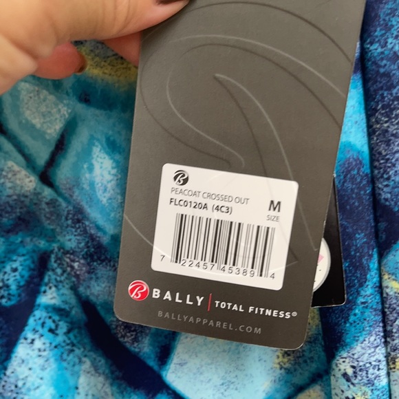 High rise Total fitness capris - Picture 6 of 10